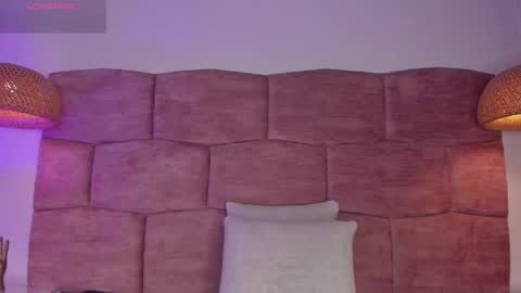 Snapshot of dani_velvet chatting on 05/21/26, 02:29 online show from 05/21/26, 02:29