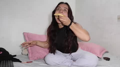 dani_widow online show from 12/31/24, 03:12