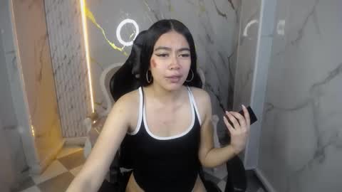 dania_b_ online show from 10/04/25, 03:26