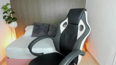 Dania online show from 12/20/24, 03:31