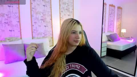 D A N I A online show from 11/01/25, 02:02