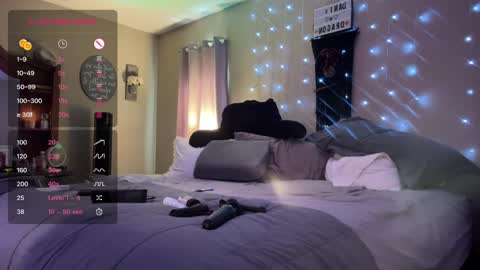 Dani Dragon online show from 12/18/24, 04:17