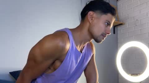 Snapshot of daniel0910s chatting on 01/19/25, 11:43 Daniel online show from 01/19/25, 11:43