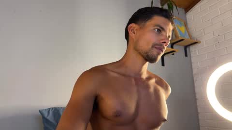 Snapshot of daniel0910s chatting on 01/25/25, 06:35 Daniel online show from 01/25/25, 06:35