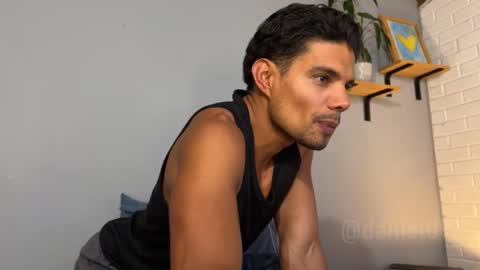 Snapshot of daniel0910s chatting on 02/03/25, 02:14 Daniel online show from 02/03/25, 02:14