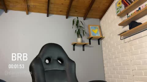 Snapshot of daniel0910s chatting on 02/17/25, 01:04 Daniel online show from 02/17/25, 01:04