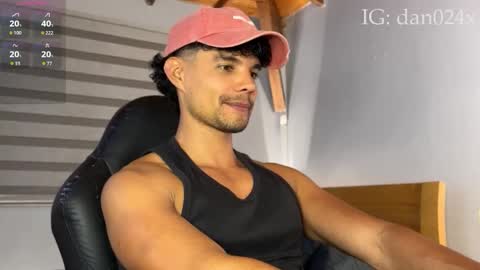 Snapshot of daniel0910s chatting on 10/19/25, 12:22 Daniel online show from 10/19/25, 12:22