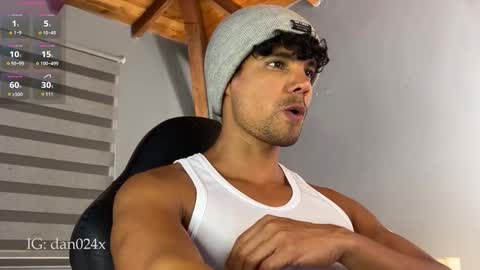 Snapshot of daniel0910s chatting on 12/01/25, 10:04 Daniel online show from 12/01/25, 10:04