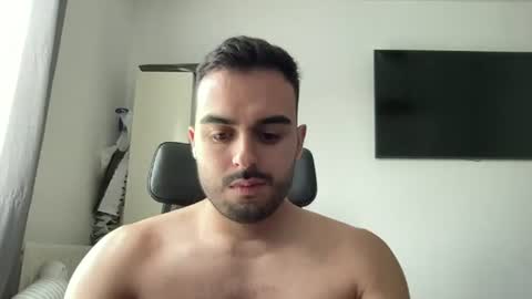 daniel_3827 online show from 06/25/26, 06:51
