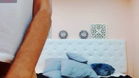 Snapshot of daniel_cohen chatting on 01/11/25, 01:06 daniel_cohen online show from 01/11/25, 01:06