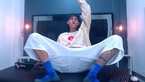 Daniel Delux  online show from 10/19/25, 03:07