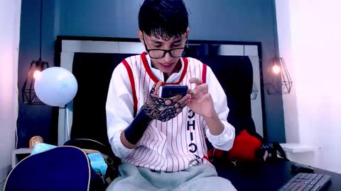 Daniel Delux  online show from 11/14/25, 12:04