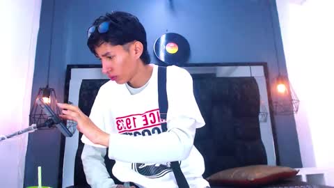 Daniel Delux  online show from 11/25/25, 11:10