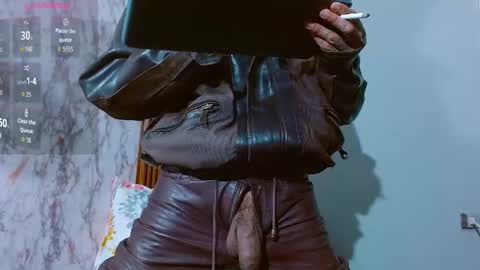 Snapshot of daniel_deluxx chatting on 04/17/26, 01:19 daniel_deluxx online show from 04/17/26, 01:19