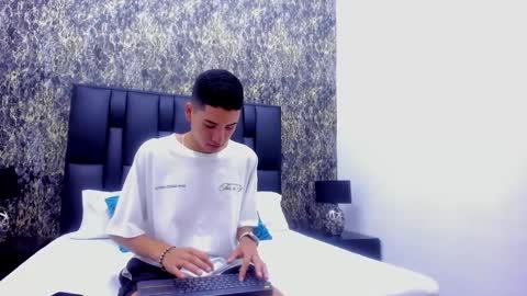 Snapshot of daniel_loverr1 chatting on 03/05/26, 12:45 daniel online show from 03/05/26, 12:45