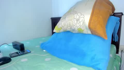 Snapshot of daniel_ny_ chatting on 11/25/25, 05:02 Dani online show from 11/25/25, 05:02