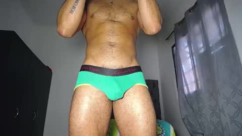 Snapshot of daniel_sherlock chatting on 12/12/24, 01:06 Daniel Sherlock online show from 12/12/24, 01:06