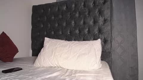 Snapshot of daniel_sherlock chatting on 03/04/25, 01:45 Daniel Sherlock online show from 03/04/25, 01:45