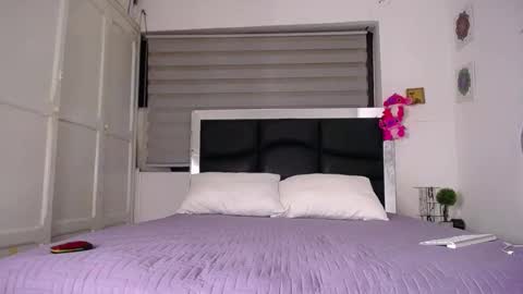 Snapshot of daniel_sherlock chatting on 09/17/25, 11:28 Daniel Sherlock online show from 09/17/25, 11:28