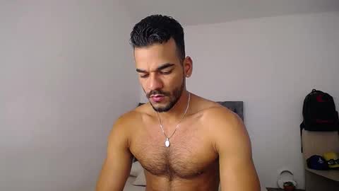 Snapshot of daniel_sherlock chatting on 11/21/25, 01:32 Daniel Sherlock online show from 11/21/25, 01:32