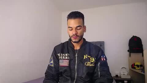 Snapshot of daniel_sherlock chatting on 12/02/25, 01:05 Daniel Sherlock online show from 12/02/25, 01:05