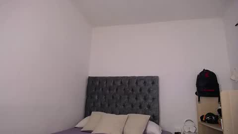 Snapshot of daniel_sherlock chatting on 12/04/25, 01:53 Daniel Sherlock online show from 12/04/25, 01:53