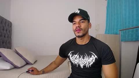 Snapshot of daniel_sherlock chatting on 03/12/26, 10:43 Daniel Sherlock online show from 03/12/26, 10:43