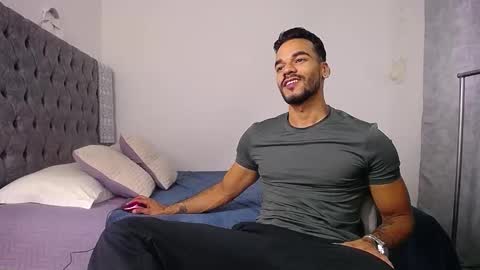 Snapshot of daniel_sherlock chatting on 03/29/26, 11:54 Daniel Sherlock online show from 03/29/26, 11:54