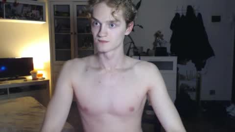 Snapshot of daniel_yumm chatting on 04/17/26, 11:19 Daniel online show from 04/17/26, 11:19