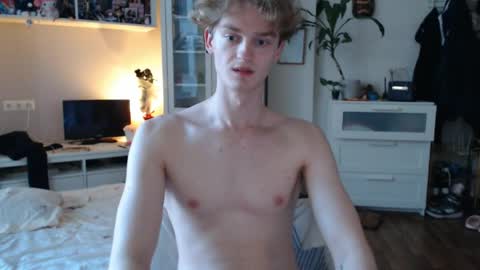 Snapshot of daniel_yumm chatting on 05/08/26, 02:39 Daniel online show from 05/08/26, 02:39