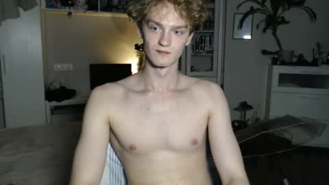 Snapshot of daniel_yumm chatting on 05/16/26, 05:23 Daniel online show from 05/16/26, 05:23