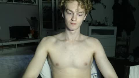 Snapshot of daniel_yumm chatting on 05/20/26, 04:24 Daniel online show from 05/20/26, 04:24