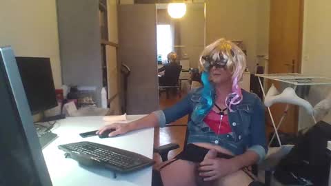 Snapshot of daniela69i chatting on 02/12/25, 07:13 newcumer online show from 02/12/25, 07:13