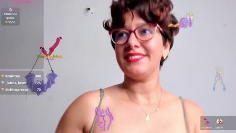 Snapshot of daniela_giraldo88 chatting on 12/12/24, 02:22 Daniela online show from 12/12/24, 02:22