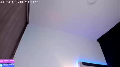 Snapshot of daniela_henaoo chatting on 09/22/25, 11:18  independent model   online show from 09/22/25, 11:18