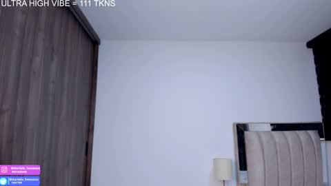 Snapshot of daniela_henaoo chatting on 09/28/25, 03:45  independent model   online show from 09/28/25, 03:45