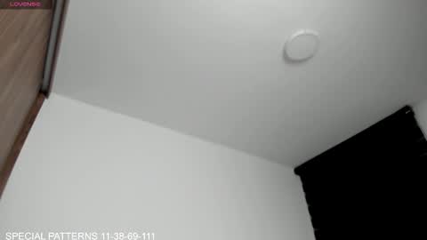  independent model   online show from 02/08/26, 03:43