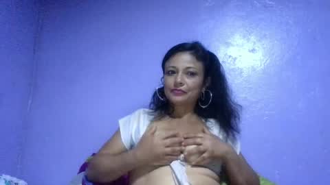 daniela_love1 online show from 04/15/26, 12:50