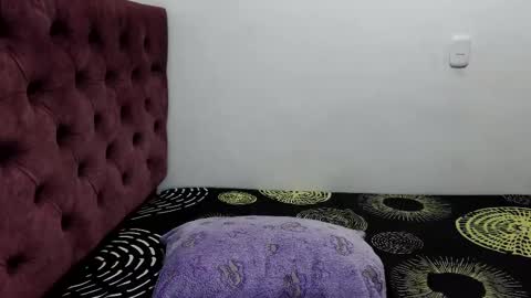 Snapshot of daniela_sexy34 chatting on 02/25/25, 09:35 daniela_sexy34 online show from 02/25/25, 09:35
