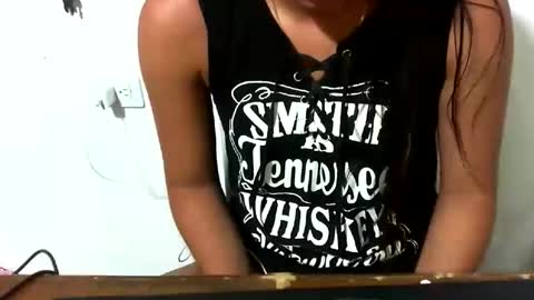 Snapshot of danielaa_foxx chatting on 11/22/25, 04:11 danielaa_foxx online show from 11/22/25, 04:11