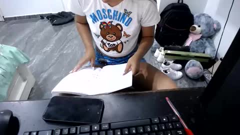 Snapshot of danielaa_foxx chatting on 06/08/26, 03:34 danielaa_foxx online show from 06/08/26, 03:34