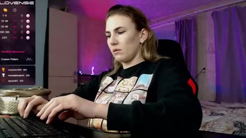 Snapshot of danielacooperx chatting on 01/26/25, 05:44 Daniela Cooper online show from 01/26/25, 05:44