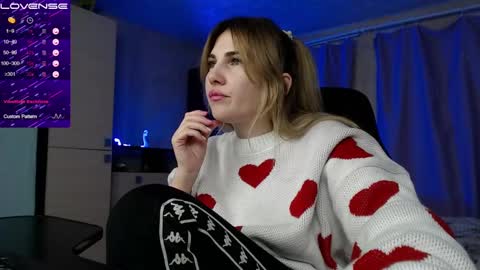 Snapshot of danielacooperx chatting on 02/20/25, 05:40 Daniela Cooper online show from 02/20/25, 05:40