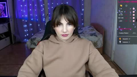 Daniela Cooper online show from 11/17/25, 05:41