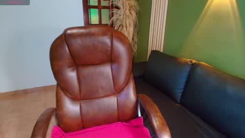 Snapshot of danielamonroe chatting on 09/09/25, 08:19 danielamonroe online show from 09/09/25, 08:19