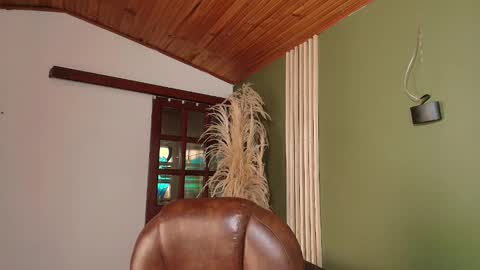 Snapshot of danielamonroe chatting on 09/28/25, 02:11 danielamonroe online show from 09/28/25, 02:11