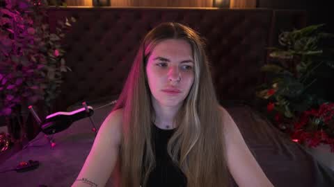 danielareign online show from 04/02/26, 06:00