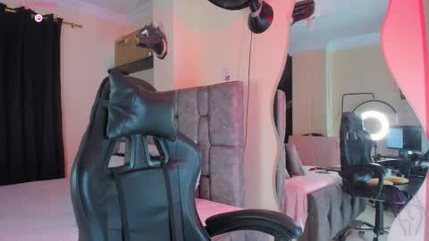 danielasexya online show from 12/19/25, 01:23