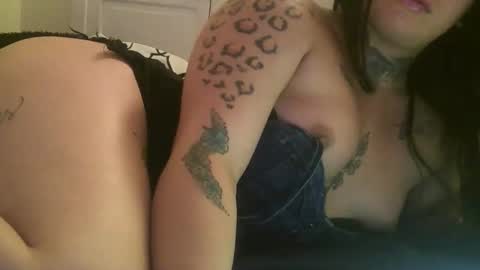 Snapshot of danielatrans662135 chatting on 10/22/25, 02:12 DANIELA online show from 10/22/25, 02:12