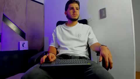 DANIEL online show from 09/13/25, 02:22